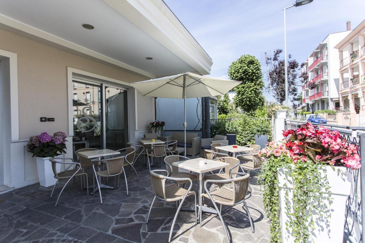 Hotel Savana Rimini Eksteriør billede
