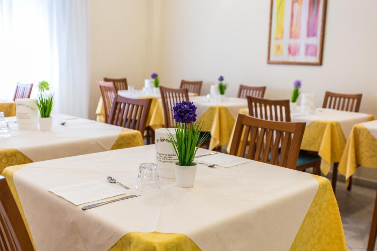 Hotel Savana Rimini Eksteriør billede